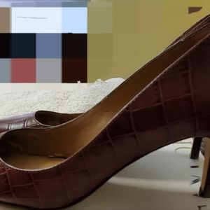 Ann Taylor high heels size 5 Caramel